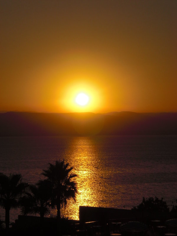 Mehr Informationen zu "Sonnenuntergang am Toten Meer"