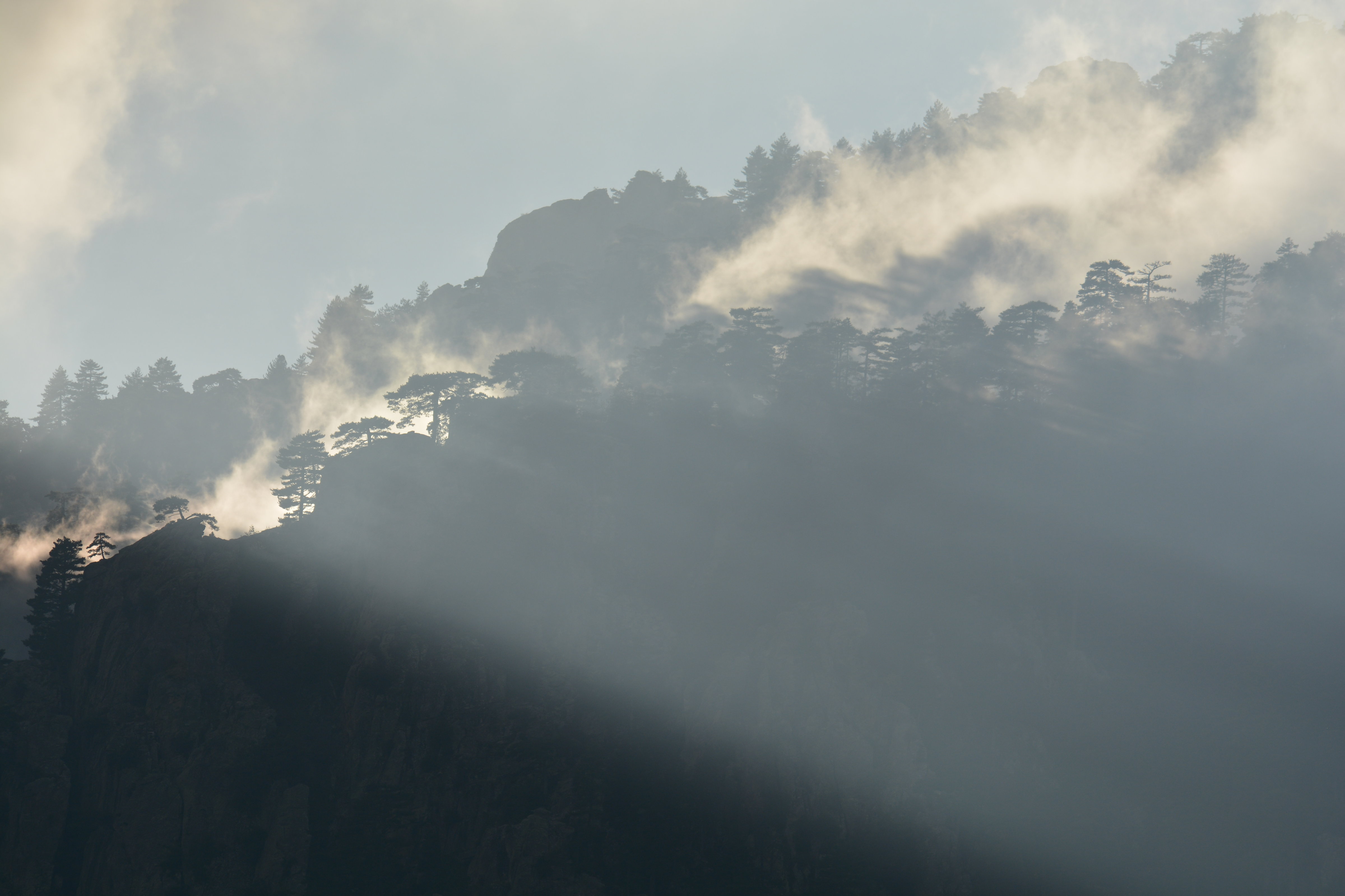 Korsisches Wolkenspiel