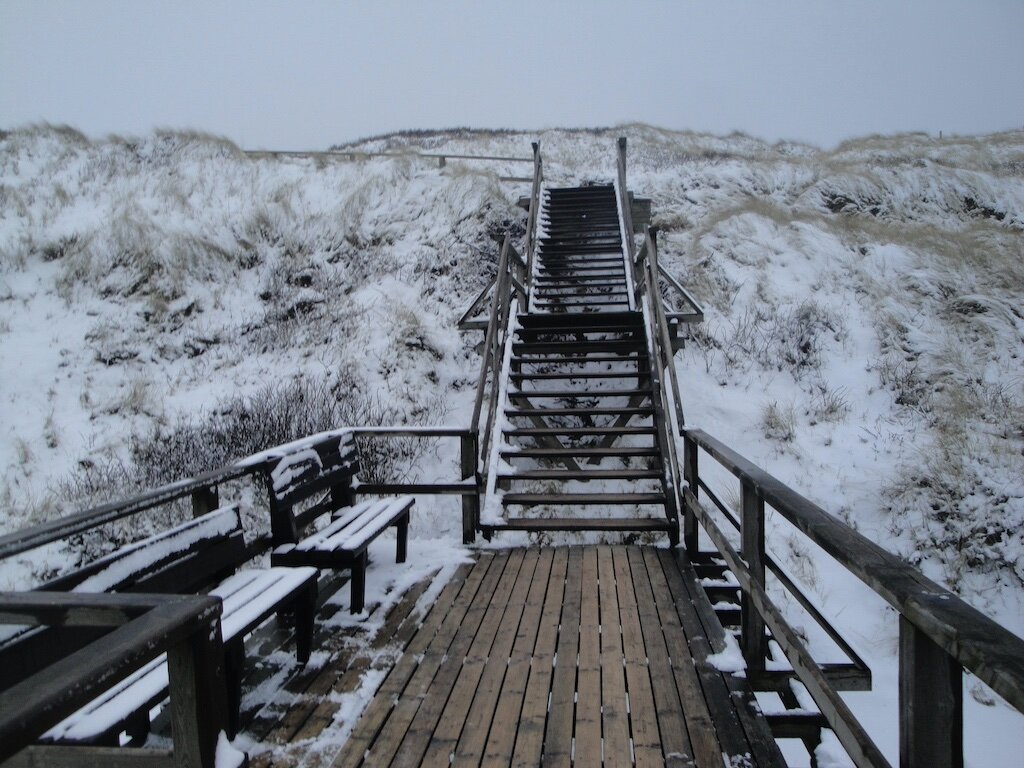 winterlicher Dünenübergang