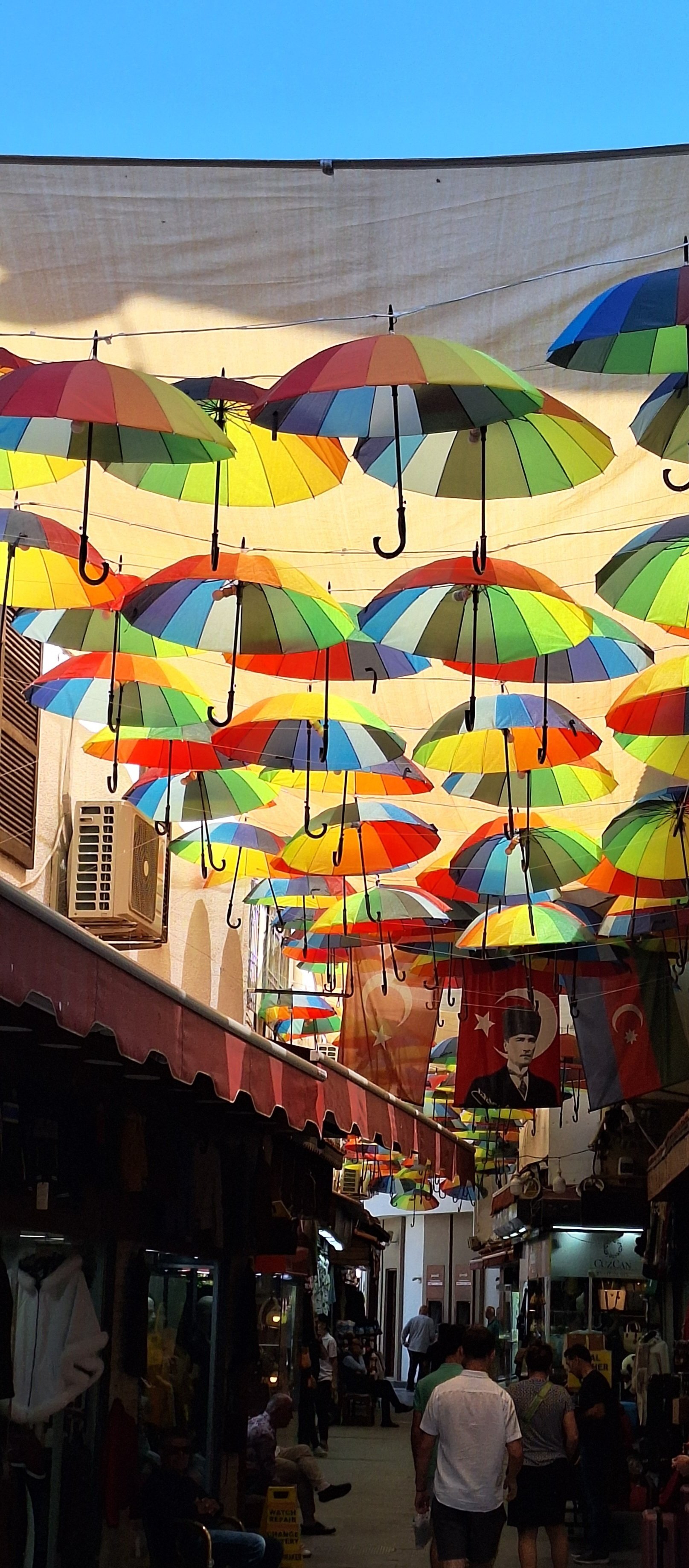 Bunt beschirmt in Kusadasi