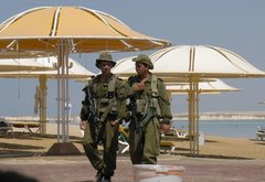 Patrouille am Strand vom Hotel Lot