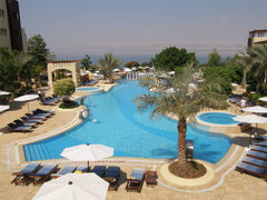 Haupt-Swimmingpool im Hotel Marriott