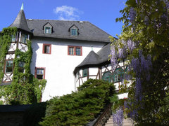 Die Klinik Schloss Friedensburg von außen