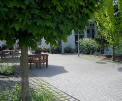 Zwischen den Häusern (Raucherhome)