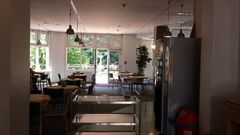 Cafeteria aus Blickwinkel Hintereingang
