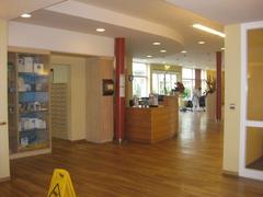 Nordseeklinik-ein Weg zum Rezeption,Kurhaus(Starksohlebäder)