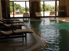 Indoor-Pool im Hotel Marriott