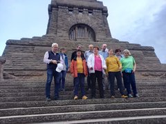 Gruppenfoto am Völkerschlachtdenkmal