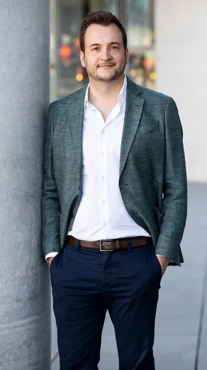 David Neisinger von "Hello Professor"